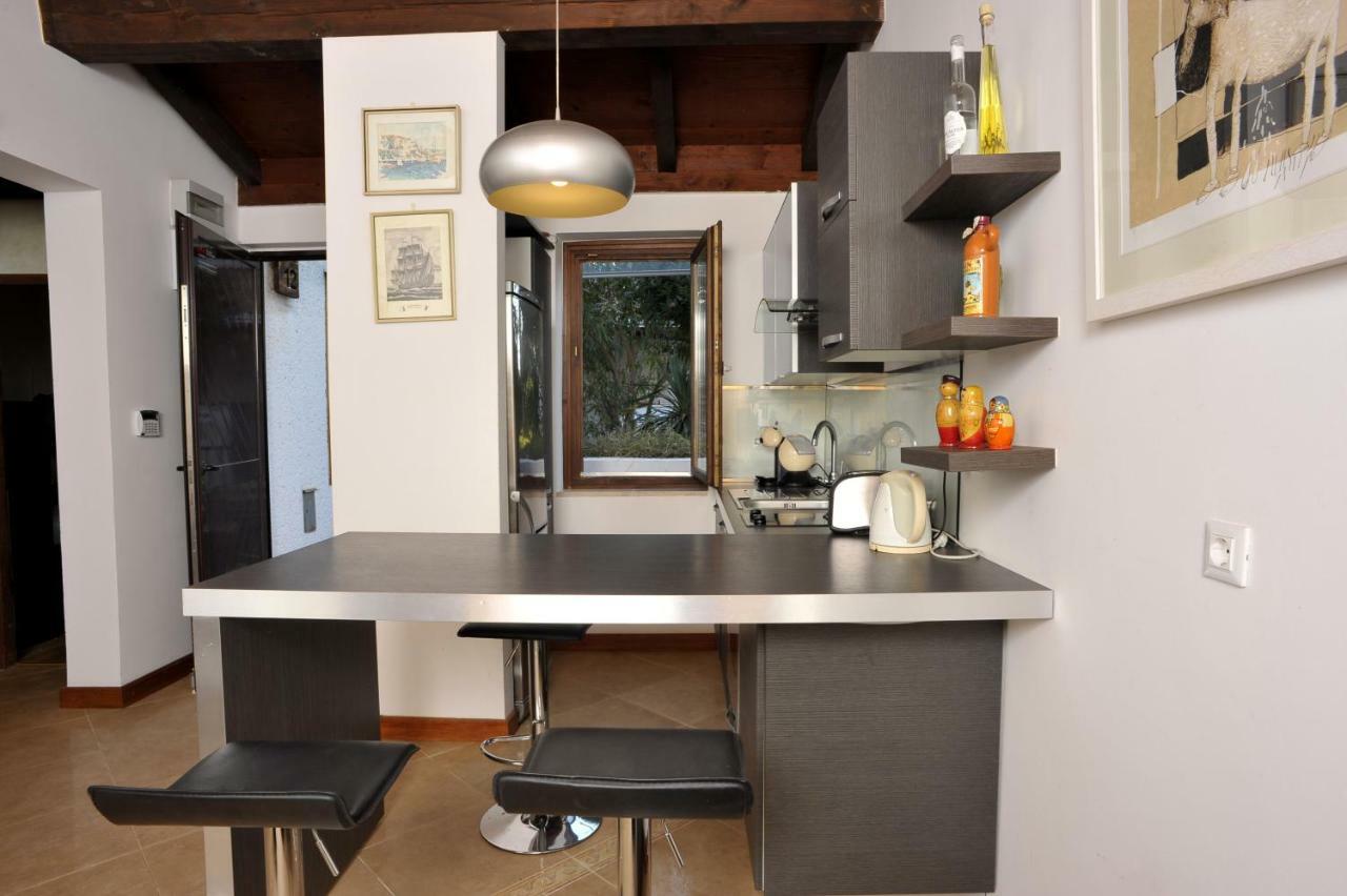 Holiday House Lena Пореч Экстерьер фото
